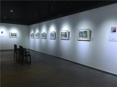 四川省文藝創(chuàng)作培訓(xùn)基地掛牌儀式暨“尋源——阿壩行水彩寫(xiě)生展”開(kāi)幕